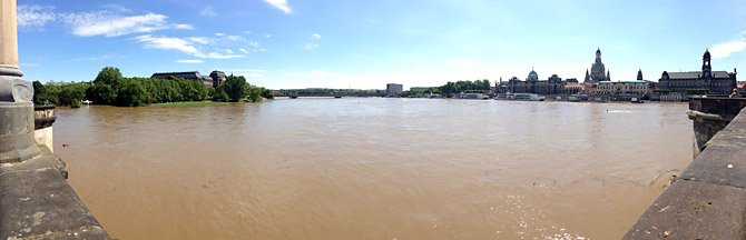 Blick von der Augustusbrücke - 05.06.2013 - ca. 10.00 Uhr